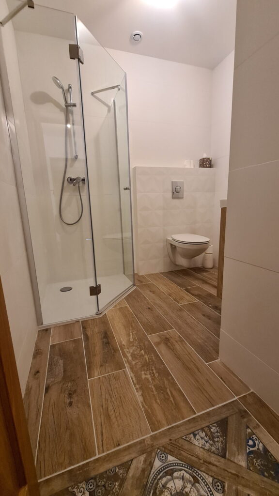 13 a salle de bain wc scaled