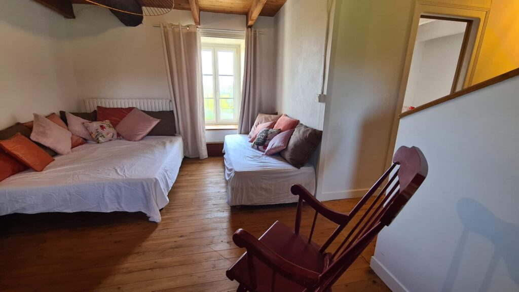 17 a hall millieu scaled