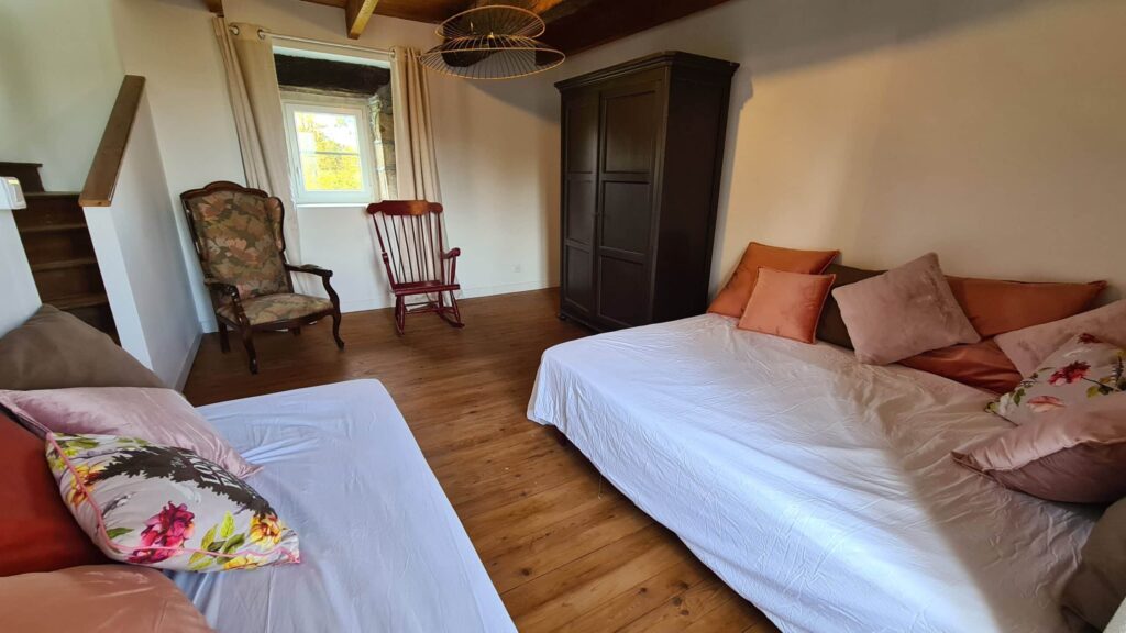 17 b hall millieu scaled