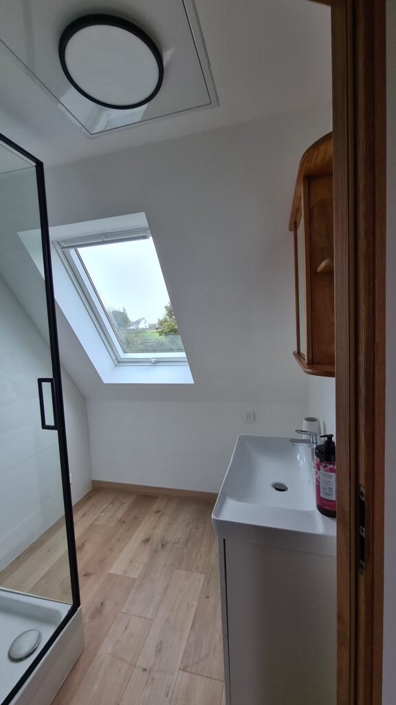 22 a salle de bain 2eme scaled